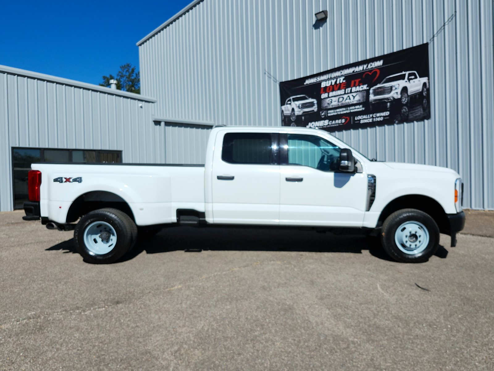 Used 2024 Ford F350 XL w/ FX4 Off-Road Package AWD/4WD image 9