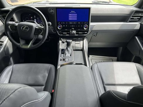 Used 2024 Lexus GX 550 w/ Accessory Package (Z1) AWD/4WD image 10