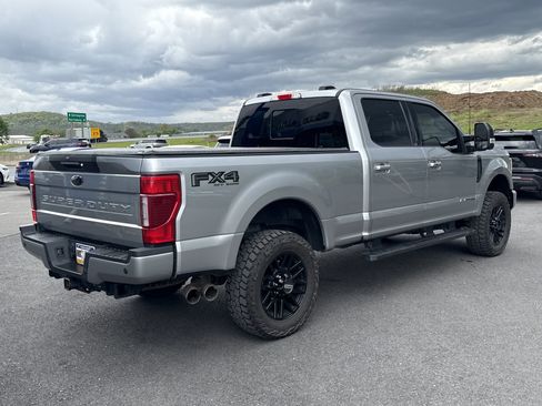 Used 2022 Ford F250 Lariat w/ Lariat Ultimate Package AWD/4WD image 3