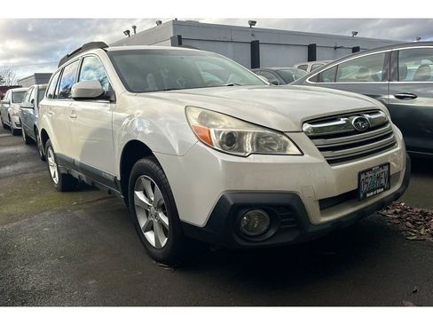 Used 2013 Subaru Outback 2.5i Premium image 2
