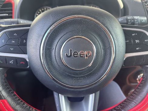 Used 2016 Jeep Renegade Trailhawk AWD/4WD image 8