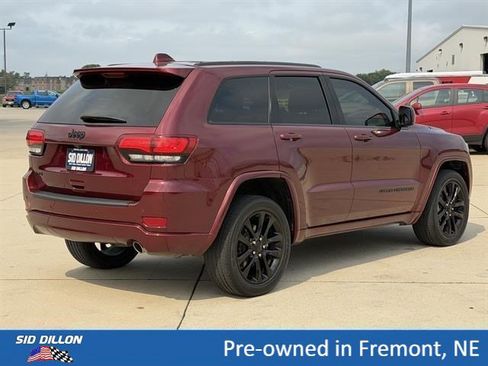Used 2020 Jeep Grand Cherokee Altitude AWD/4WD image 4