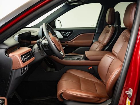 Used 2025 Lincoln Aviator Reserve w/ Equipment Group 201A image 21