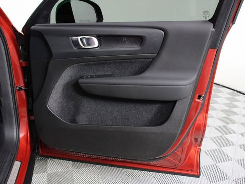 Certified 2023 Volvo C40 P8 Recharge Plus w/ Climate Package image 21