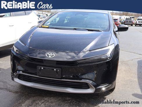 Used 2025 Toyota Prius Limited w/ Limited Premium Package image 12