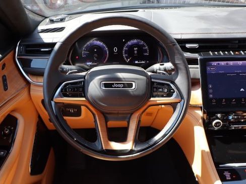 Used 2024 Jeep Grand Cherokee L Summit AWD/4WD image 19