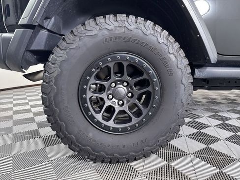Used 2021 Jeep Wrangler Unlimited Rubicon w/ Xtreme Recon 35" Tire Package image 28