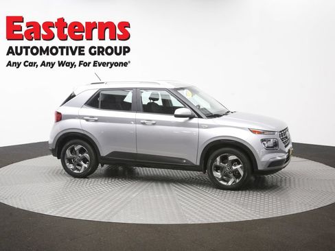 Used 2024 Hyundai Venue SEL FWD image 46