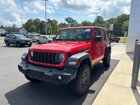 Used 2025 Jeep Wrangler Unlimited Sport AWD/4WD image 6