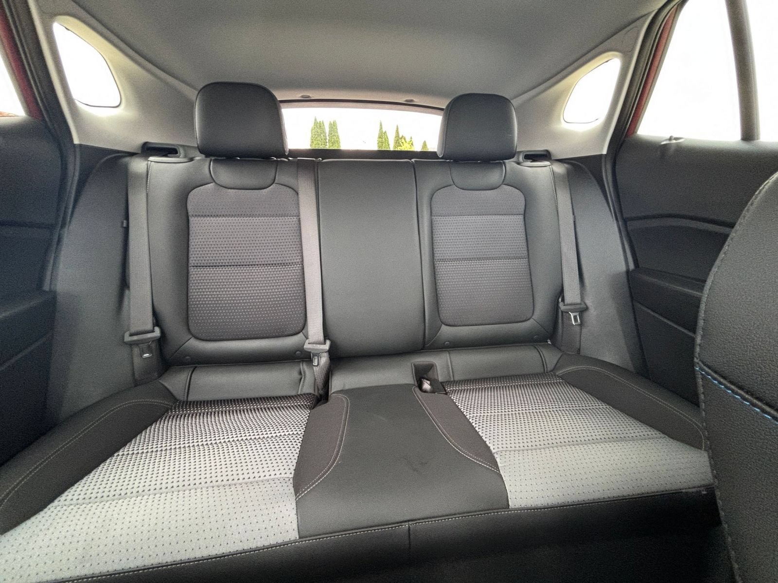 Used 2025 Chevrolet Trax LT w/ LT Convenience Package FWD image 35