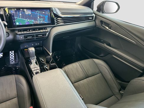 Used 2025 Toyota Camry XSE FWD image 23
