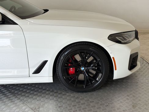 Used 2023 BMW M550i xDrive w/ Executive Package AWD/4WD image 13