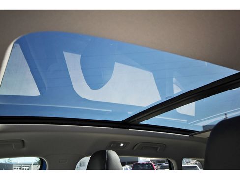 Used 2022 Volkswagen Taos SEL w/ Panoramic Sunroof Package image 30