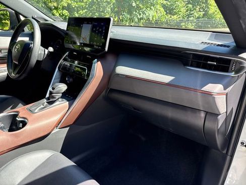 Used 2021 Toyota Venza Limited w/ Carpet Mat Package (TMS) AWD/4WD image 23