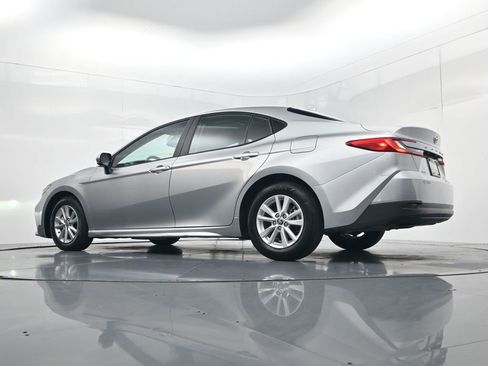 Used 2025 Toyota Camry LE image 47