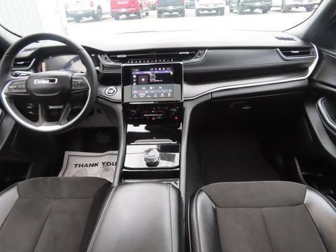 Used 2023 Jeep Grand Cherokee Altitude AWD/4WD image 26