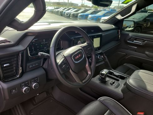 Used 2024 GMC Sierra 1500 AT4X image 22