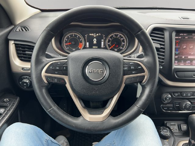 Used 2015 Jeep Cherokee Latitude w/ Cold Weather Group AWD/4WD image 15