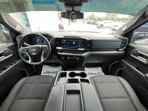 Used 2022 Chevrolet Silverado 1500 LT w/ Z71 Off-Road Package AWD/4WD image 2