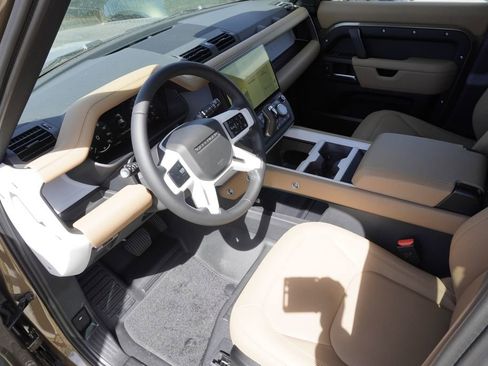 New 2026 Land Rover Defender 110 X-Dynamic SE AWD/4WD image 18