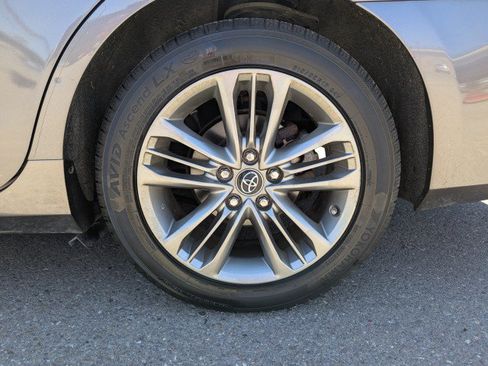 Used 2016 Toyota Camry SE FWD image 25