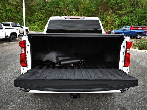 Used 2022 Chevrolet Silverado 1500 Custom AWD/4WD image 8