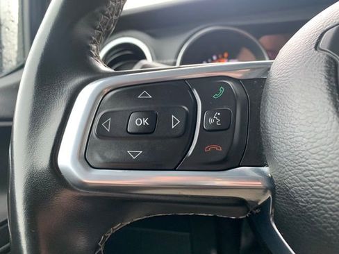 Used 2022 Jeep Wrangler Unlimited Sahara AWD/4WD image 18