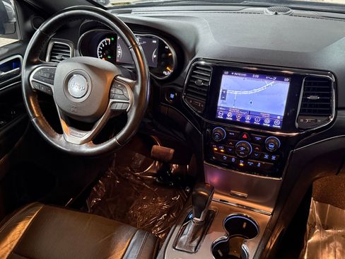 Used 2020 Jeep Grand Cherokee Limited w/ Luxury Group II image 41