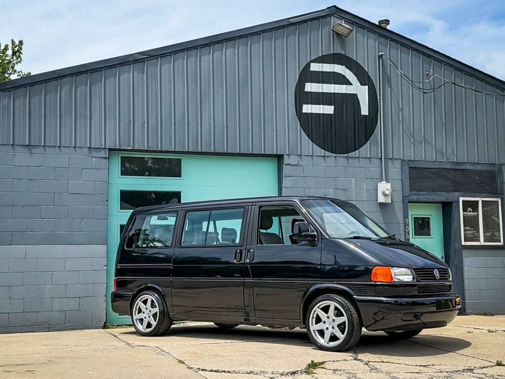 Used 1999 Volkswagen Eurovan GLS FWD image 1