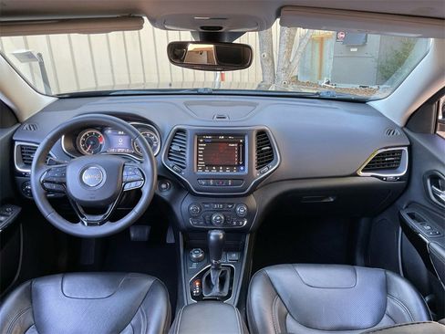 Certified 2023 Jeep Cherokee Altitude Lux image 18