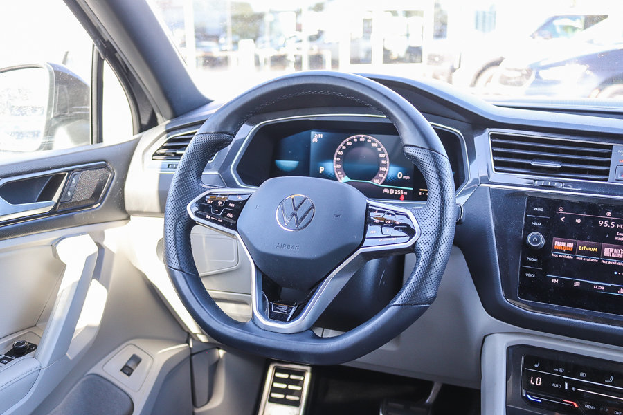 Used 2022 Volkswagen Tiguan SE R-Line FWD image 15