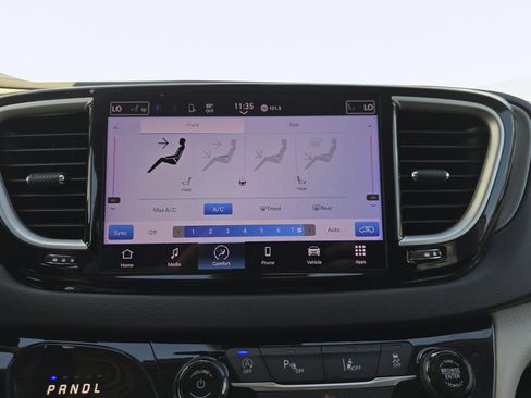 Used 2023 Chrysler Pacifica Touring-L FWD image 23