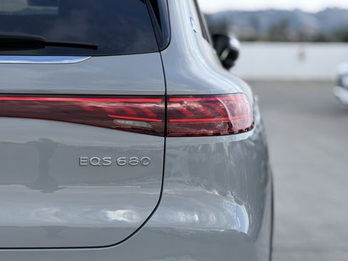 New 2025 Mercedes-Benz Maybach EQS 680 4MATIC image 10