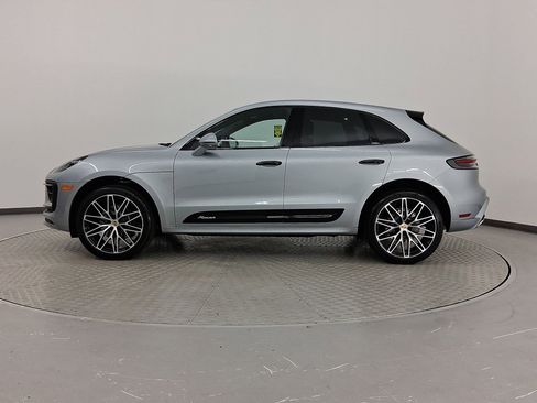 Used 2026 Porsche Macan image 2