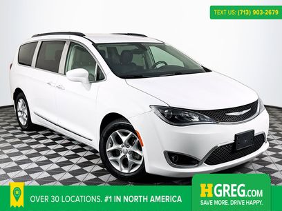 Used 2017 Chrysler Pacifica Touring-L w/ Tire & Wheel Group