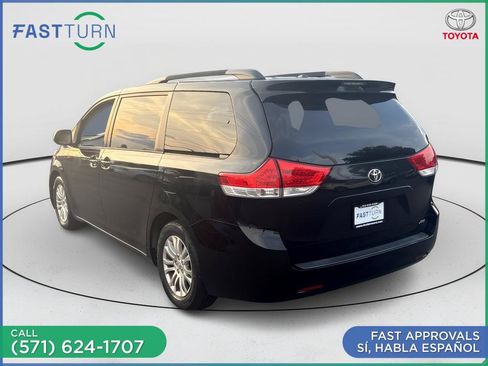 Used 2014 Toyota Sienna XLE FWD image 12