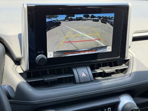 Used 2025 Toyota RAV4 LE AWD/4WD image 18