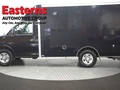 Used 2017 Chevrolet Express 3500 RWD image 57