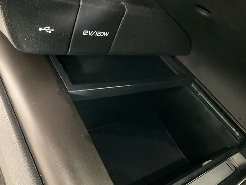 Used 2022 Toyota Camry SE image 19