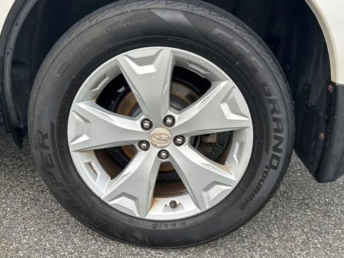 Used 2016 Subaru Forester 2.5i Limited AWD/4WD image 18