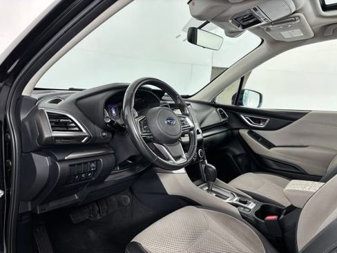 Used 2019 Subaru Forester Premium AWD/4WD image 9