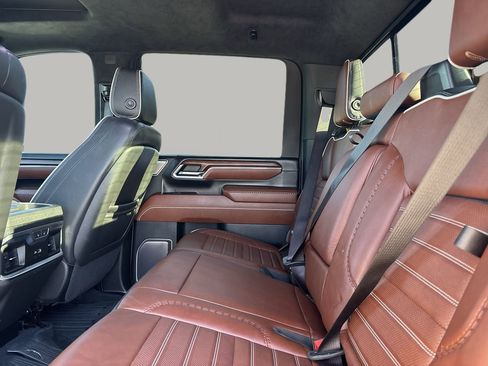 Used 2024 GMC Sierra 2500 Denali Ultimate w/ Max Trailering Package image 16