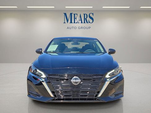 Used 2025 Nissan Altima 2.5 SV image 8