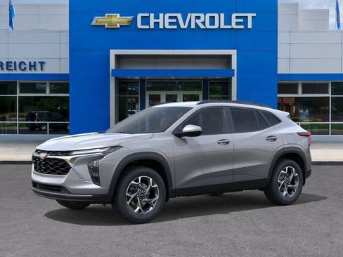 New 2026 Chevrolet Trax LT w/ Driver Confidence Package image 2