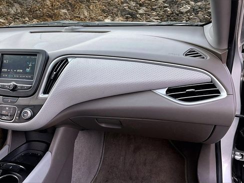 Used 2018 Chevrolet Malibu LS image 14