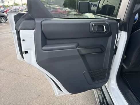 Used 2025 Ford Bronco Outer Banks AWD/4WD image 18