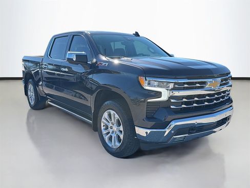 Used 2022 Chevrolet Silverado 1500 LTZ w/ LTZ Premium Package image 2