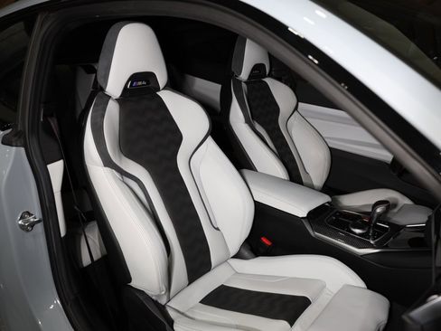 Used 2021 BMW M4 Competition w/ M Carbon Exterior Package image 6