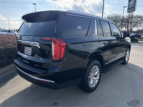 Used 2022 GMC Yukon SLT w/ SLT Premium Package image 5