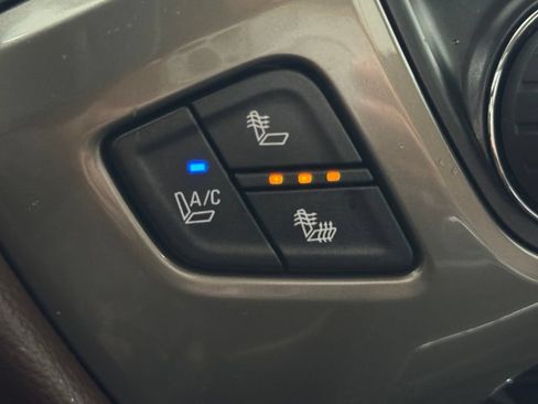 Used 2015 Chevrolet Silverado 1500 High Country w/ High Country Premium Package AWD/4WD image 5